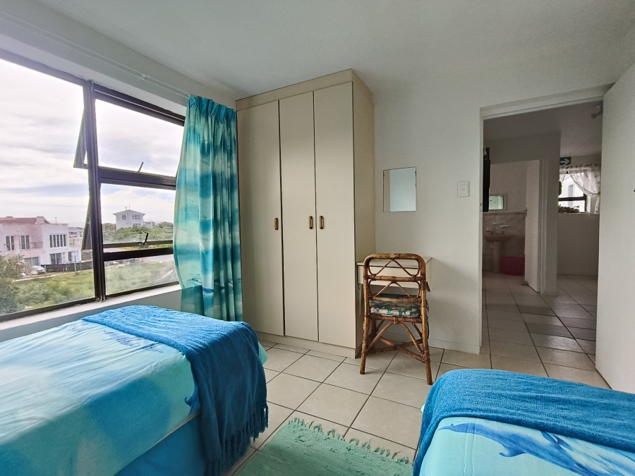 12 Bedroom Property for Sale in Paradise Beach Eastern Cape